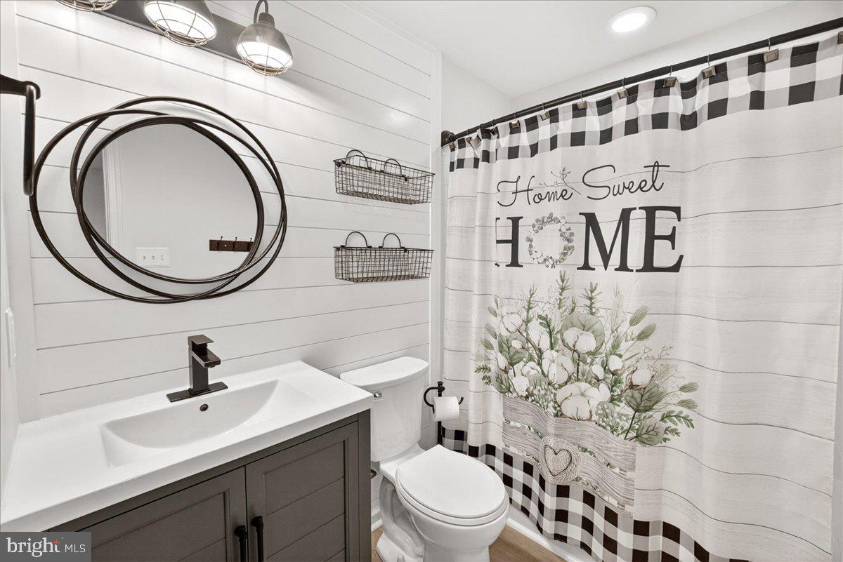 LAKE LINGANORE WOODRIDGE - Residential