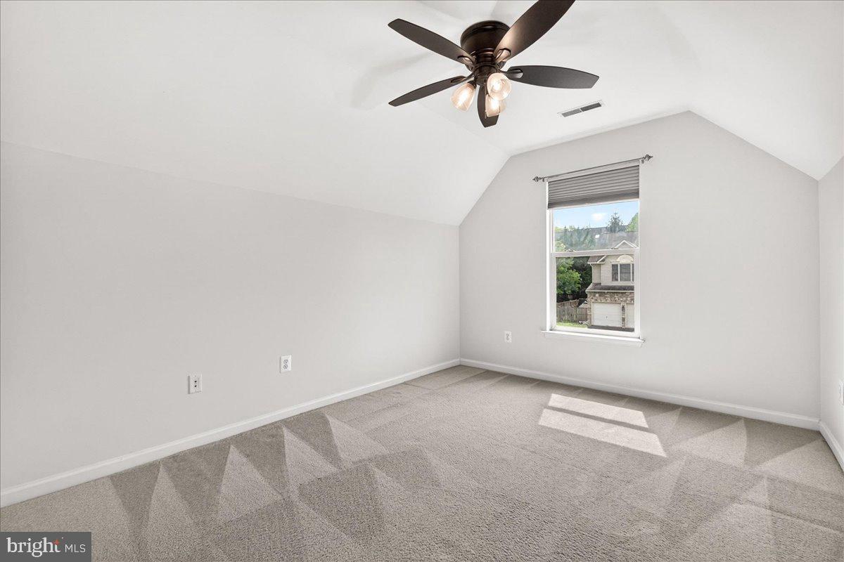 LAKE LINGANORE WOODRIDGE - Residential