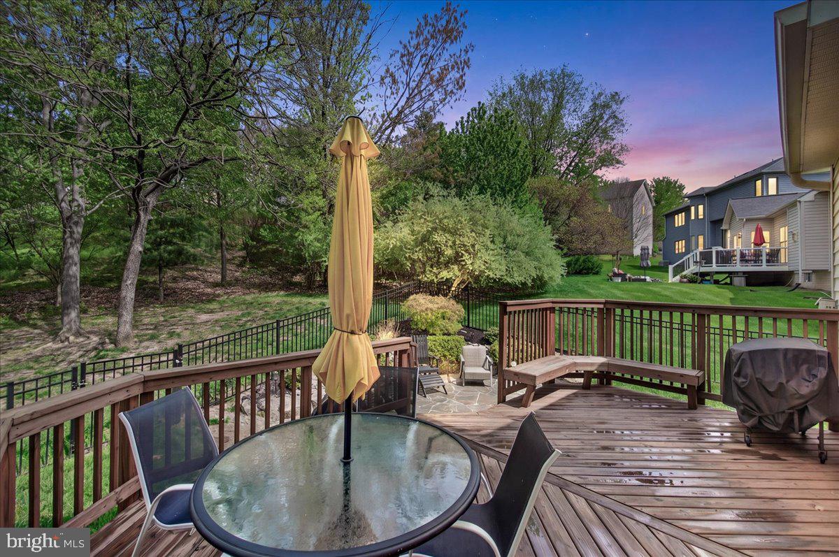 LAKE LINGANORE WOODRIDGE - Residential