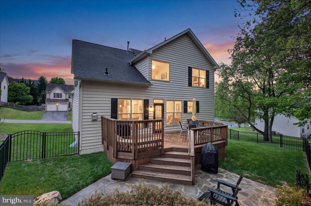 LAKE LINGANORE WOODRIDGE - Residential