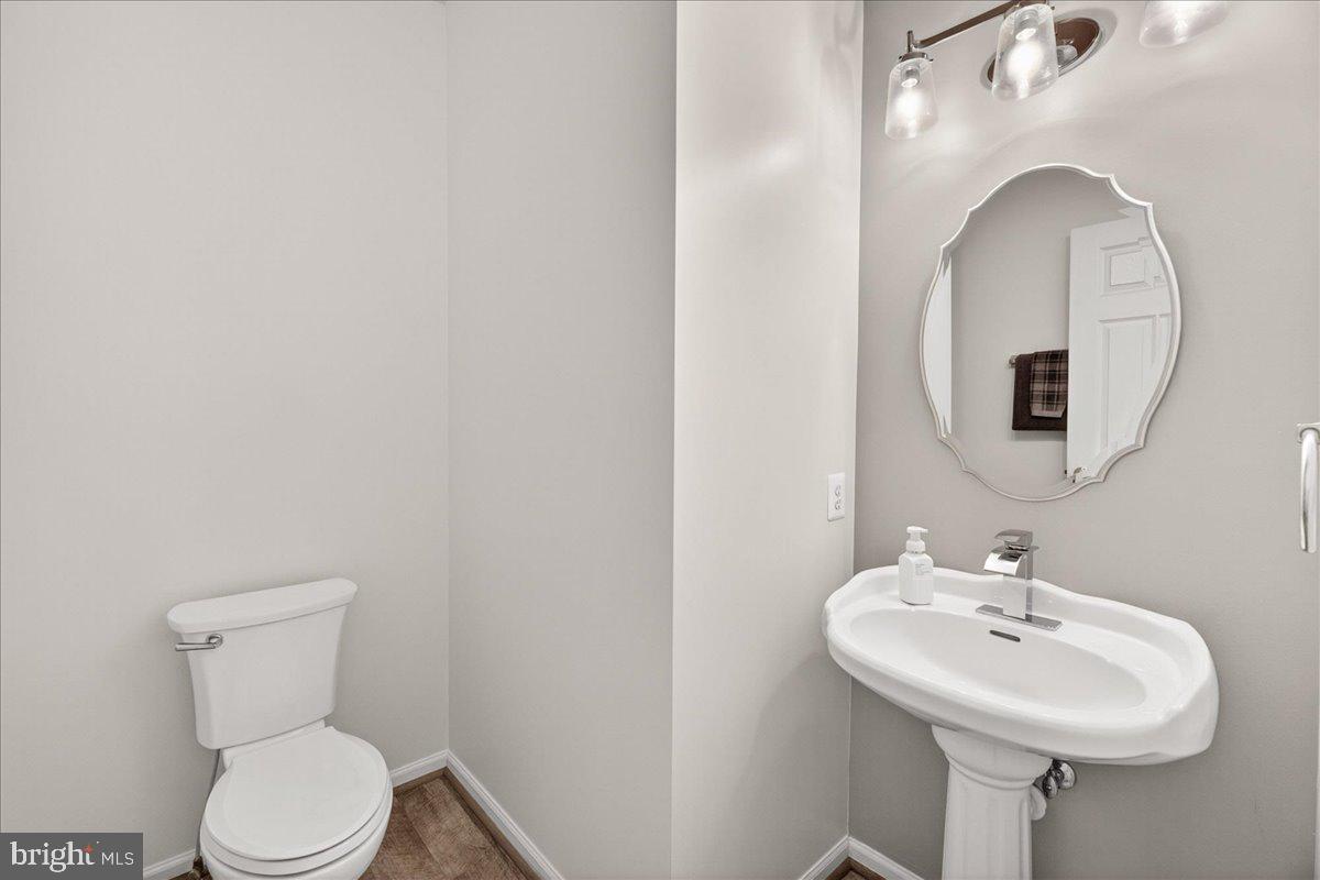 LAKE LINGANORE WOODRIDGE - Residential