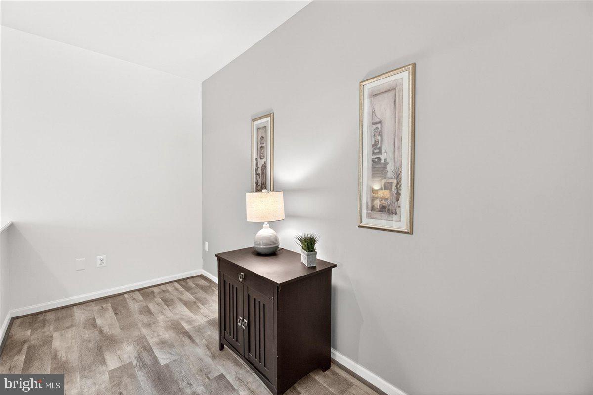 LAKE LINGANORE WOODRIDGE - Residential