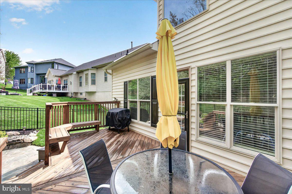 LAKE LINGANORE WOODRIDGE - Residential