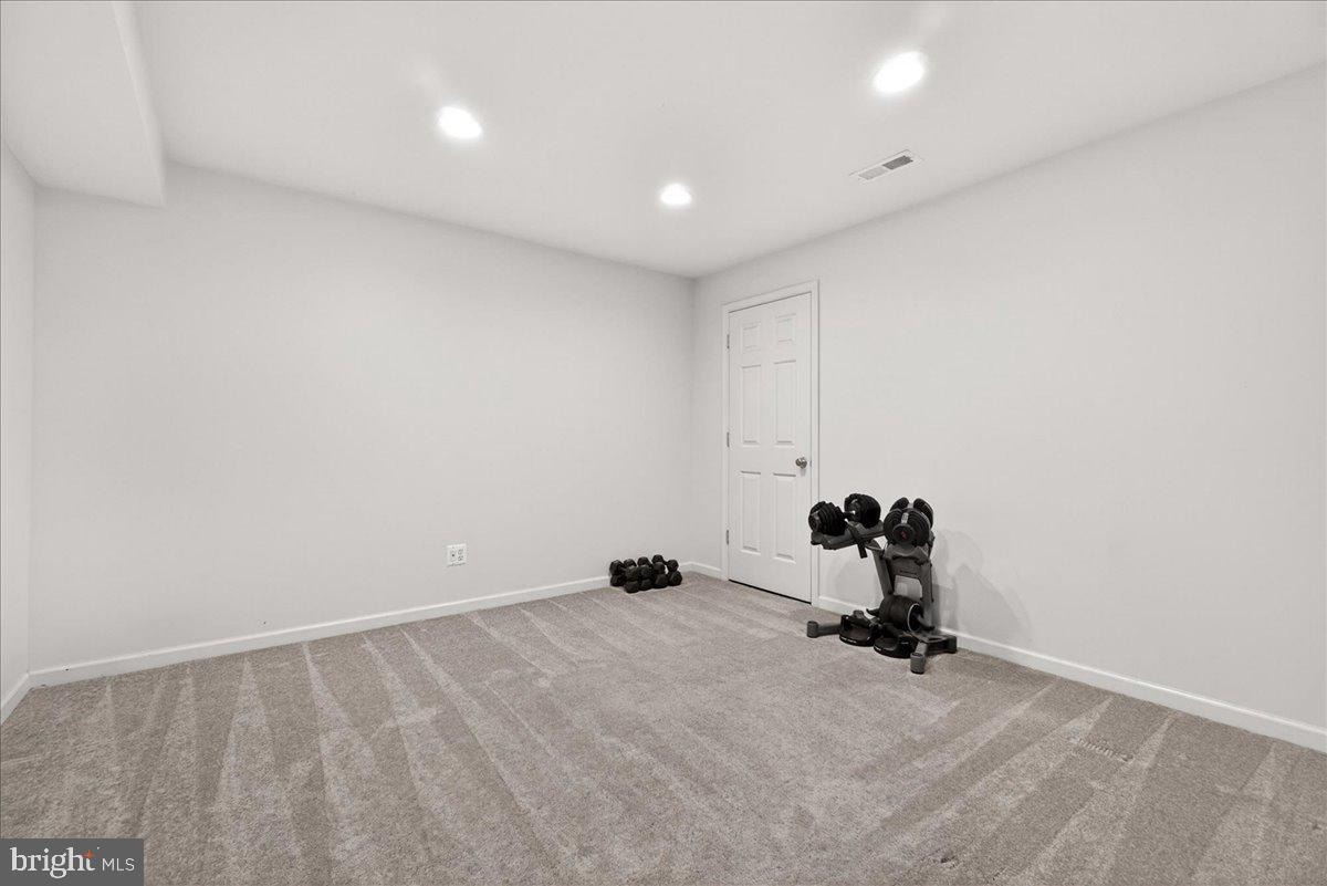 LAKE LINGANORE WOODRIDGE - Residential