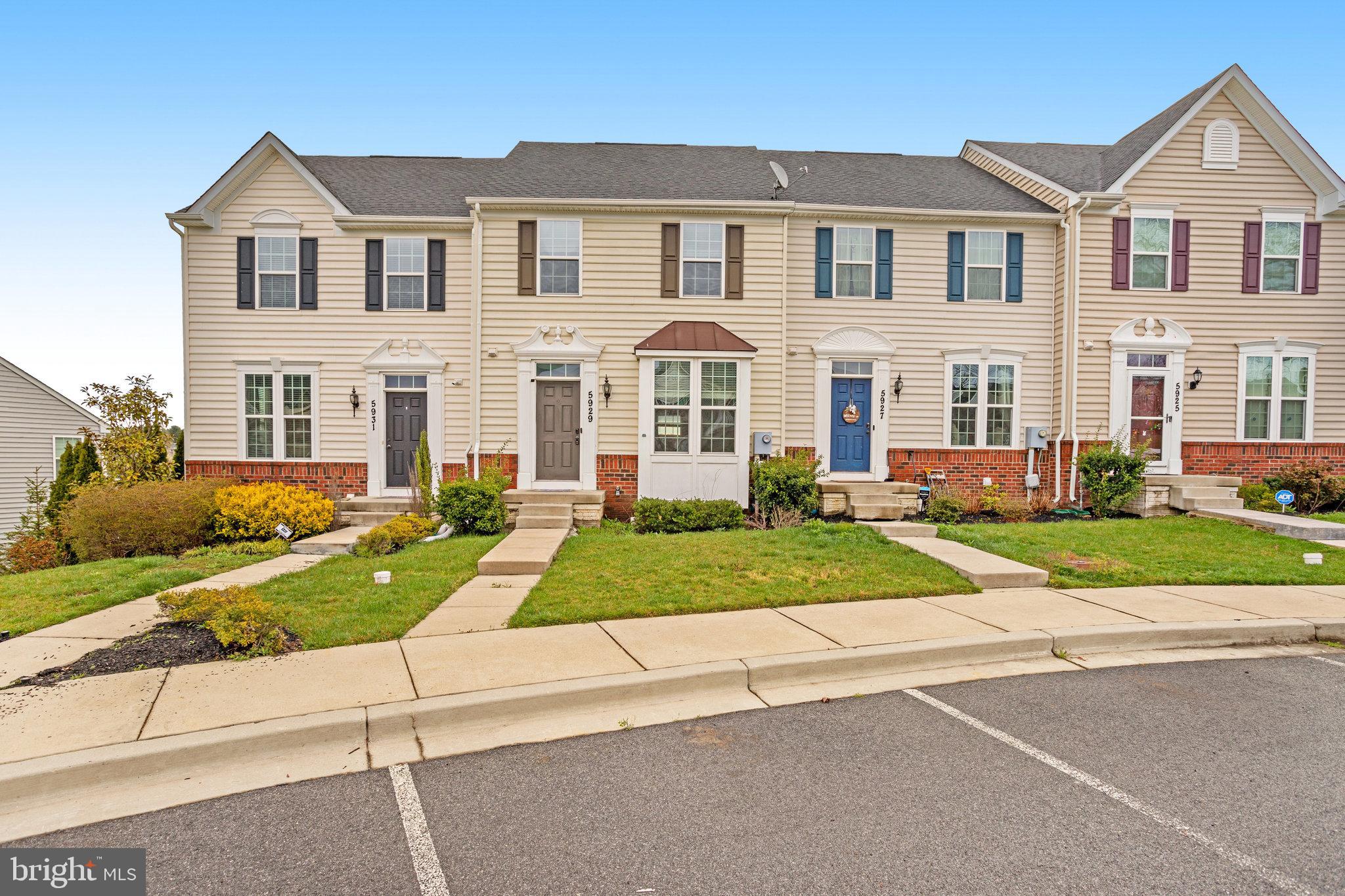 Welcome home to this a beautiful and wonderful 3 bedroom 2 full 2 half bathrooms townhome in the highly desirable community of Holly Ridge. Walking in you'll find your spacious open concept main level with 9' ceilings - a large family room, gorgeous kitchen with beautiful granite counters, stainless steel appliances, pantry for extra storage, dining area, and convenient guest half bath. Top level has a master suite with walk-in closet and private master bath, two additional bedrooms, full bath and convenient bedroom level laundry. The basement level offers a large recreation room, half bath room, home office, walk-out patio door, plus a storage area. Very convenient location, minutes to I-70, I-270, I-15. This home is within the Oakdale school district for elementary, middle and high school. Don't miss out on this wonderful home!