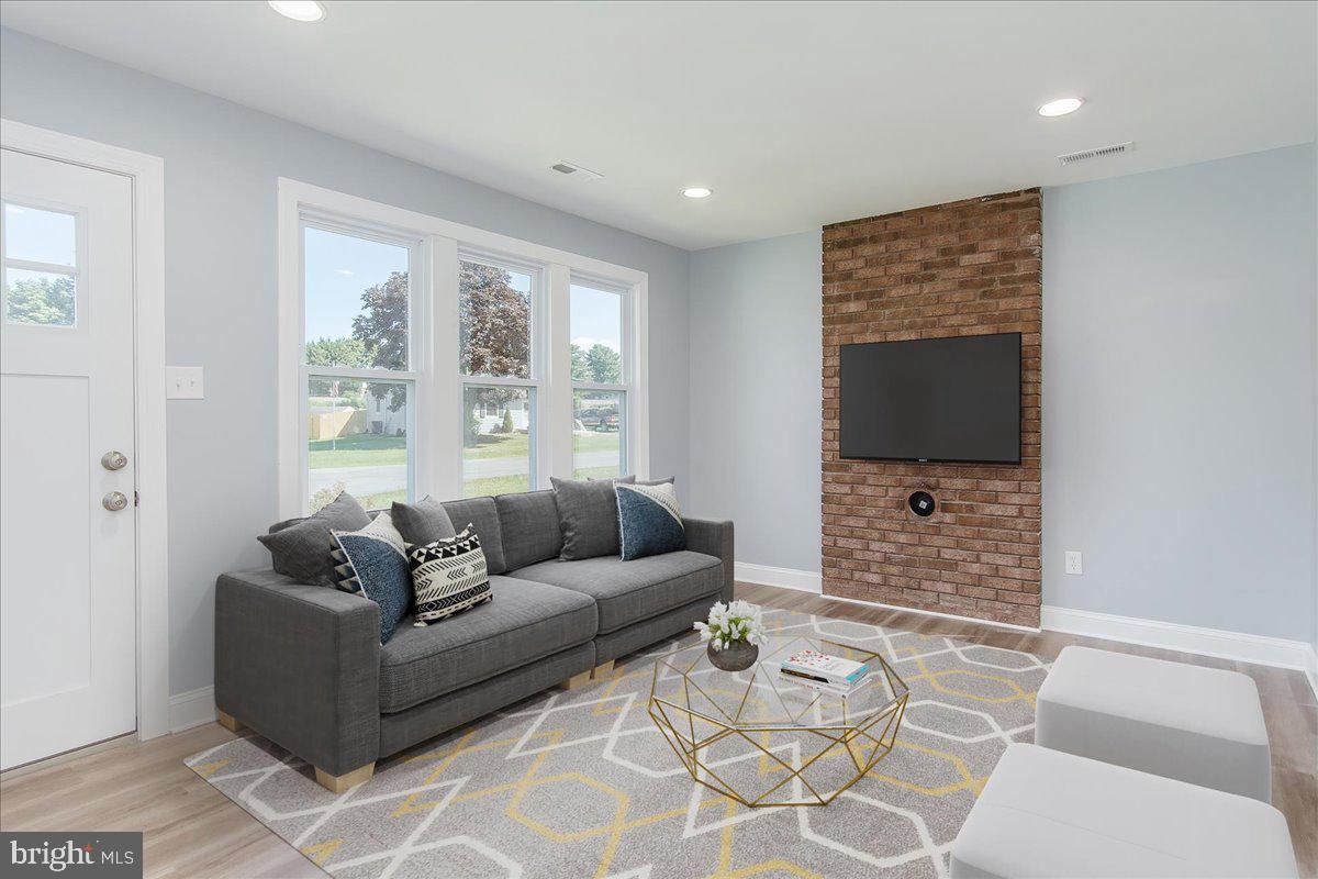 CHIPS MEADOW - Residential