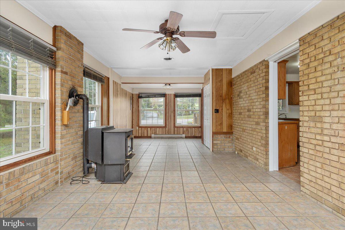 WOLFSVILLE - Residential