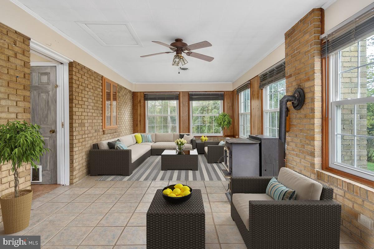 WOLFSVILLE - Residential