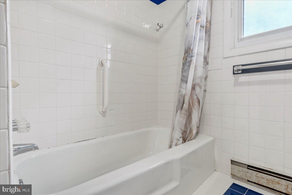 WOLFSVILLE - Residential