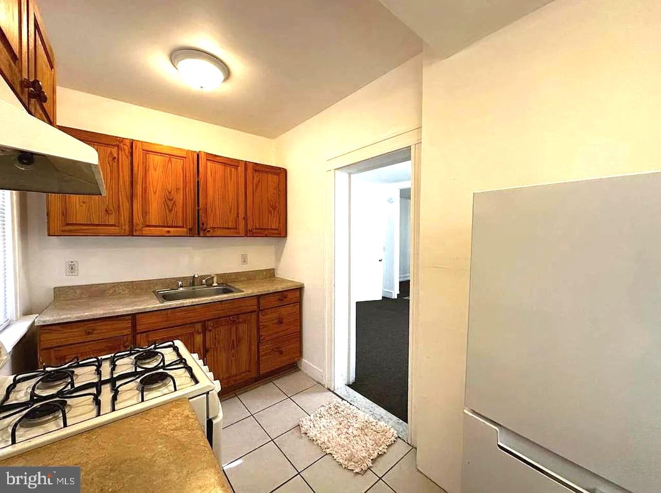 1105 WALNUT AVENUE 2