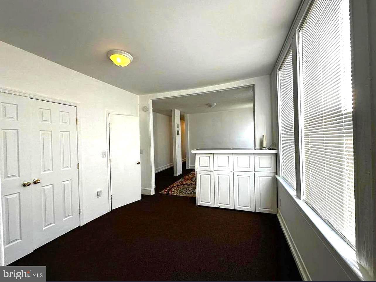 1105 WALNUT AVENUE 2