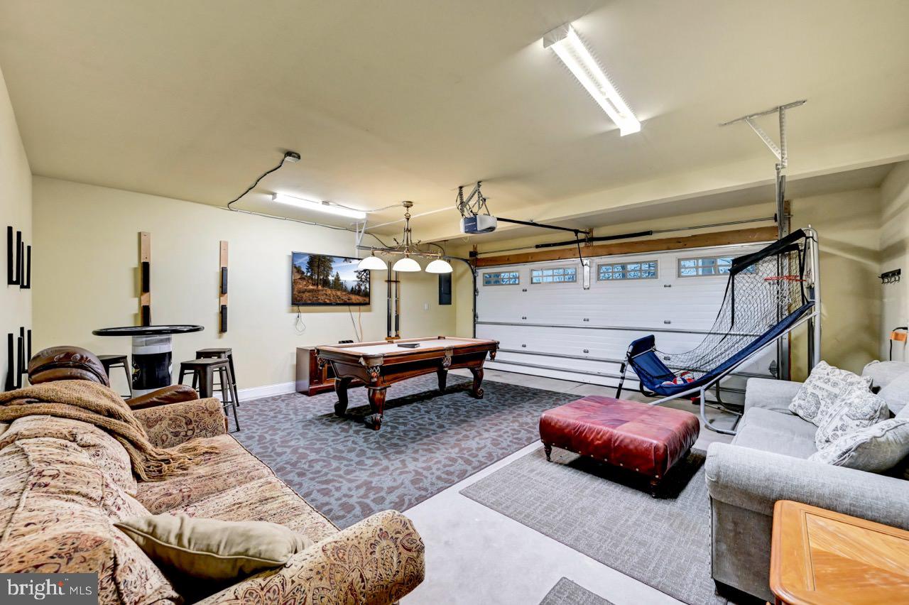 LAURELWOODS II - Residential