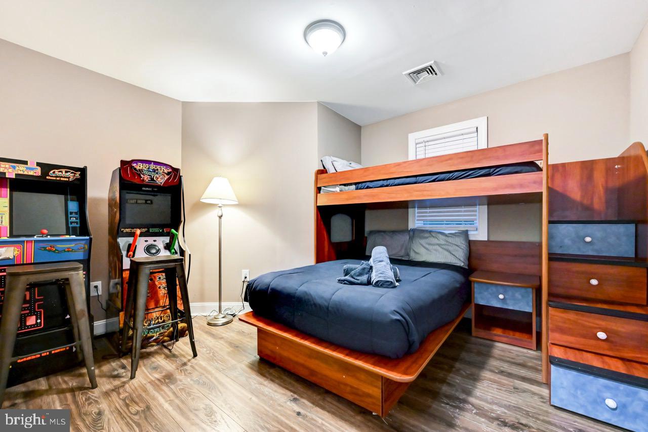 LAURELWOODS II - Residential