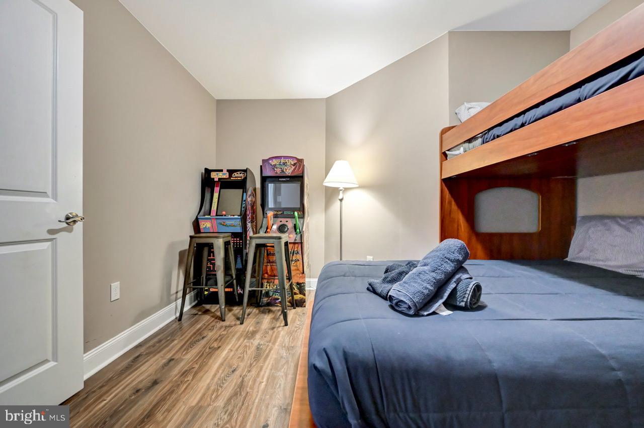 LAURELWOODS II - Residential