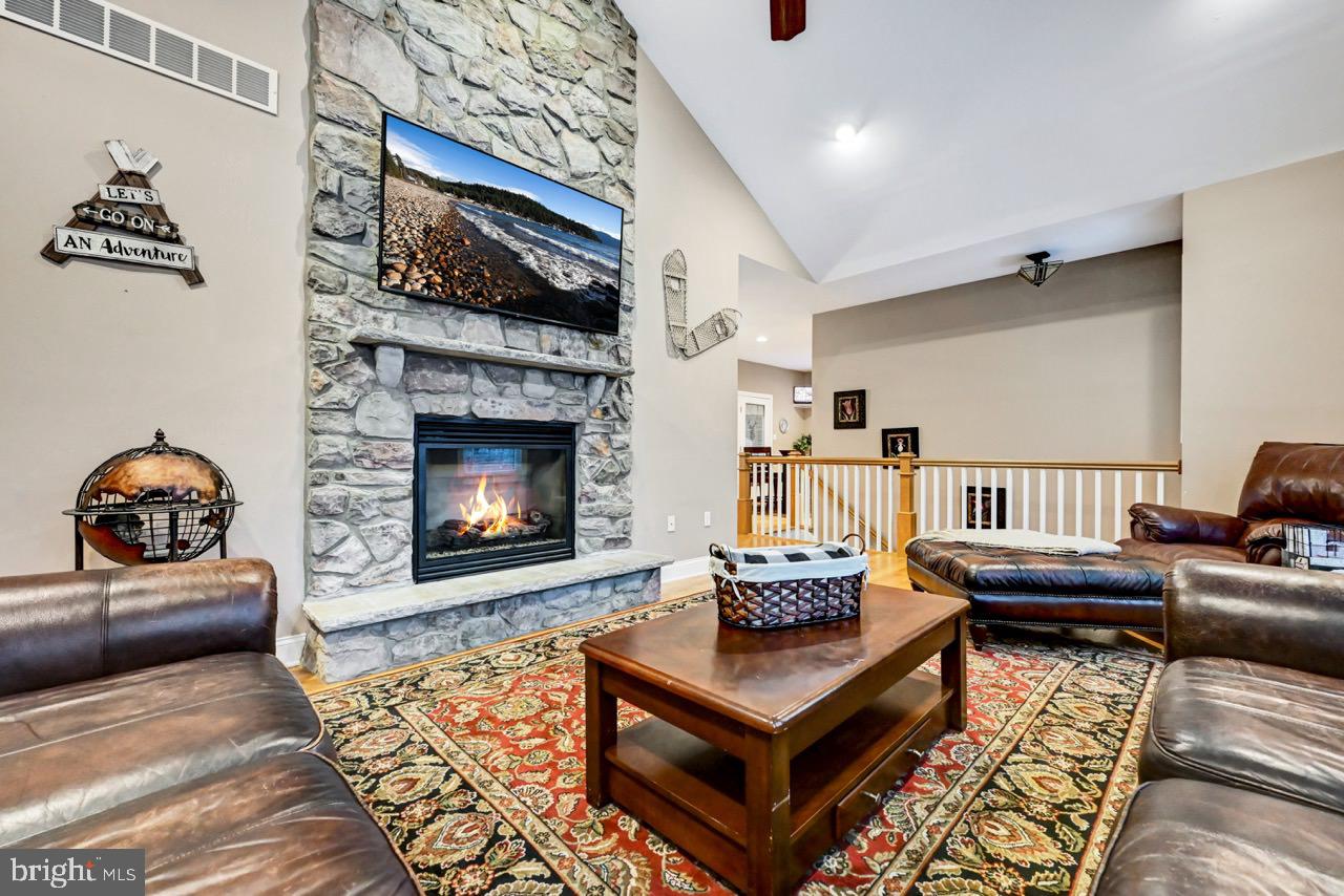 LAURELWOODS II - Residential