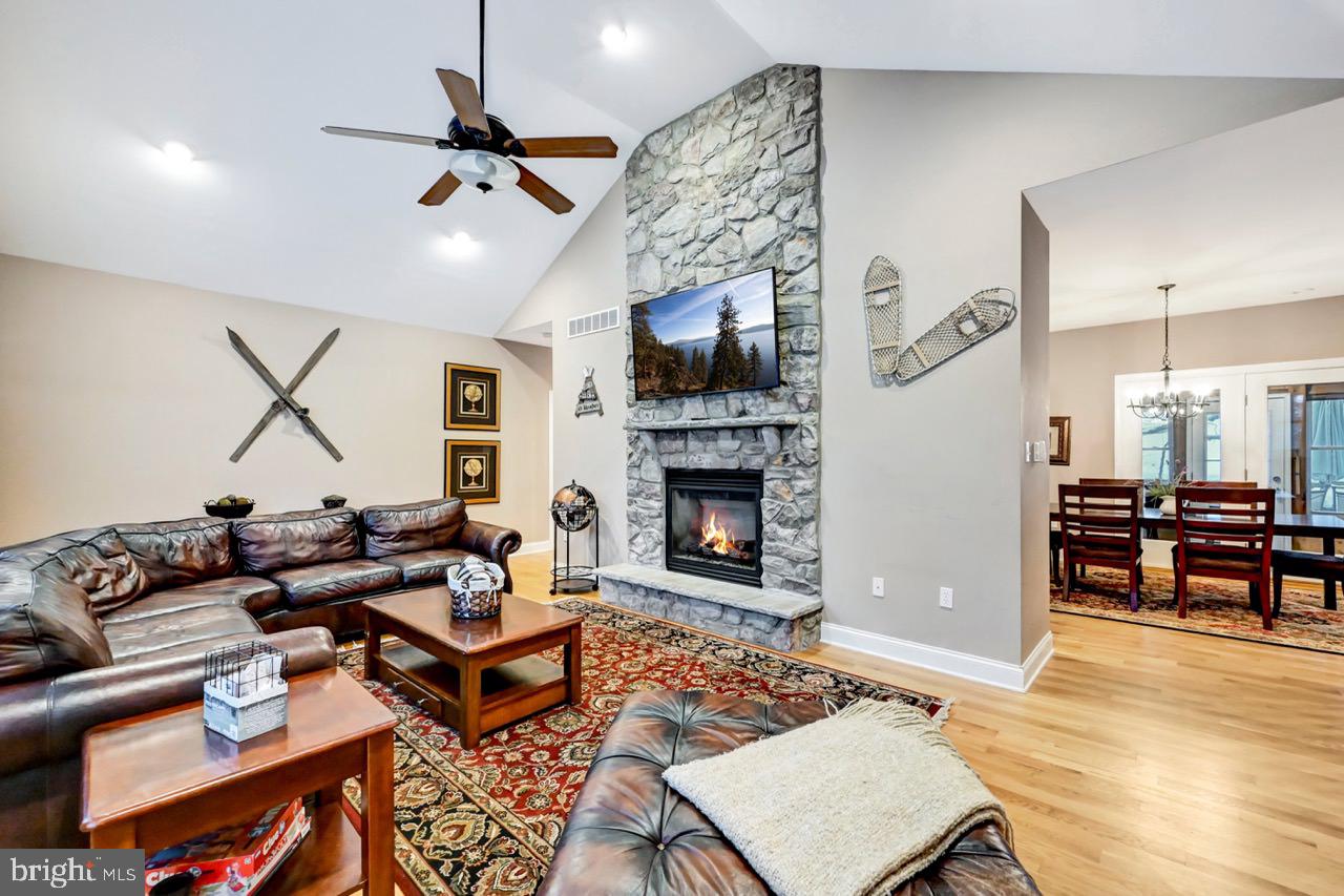 LAURELWOODS II - Residential