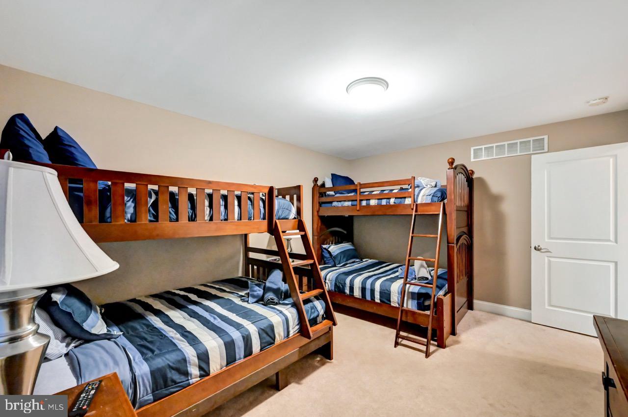 LAURELWOODS II - Residential