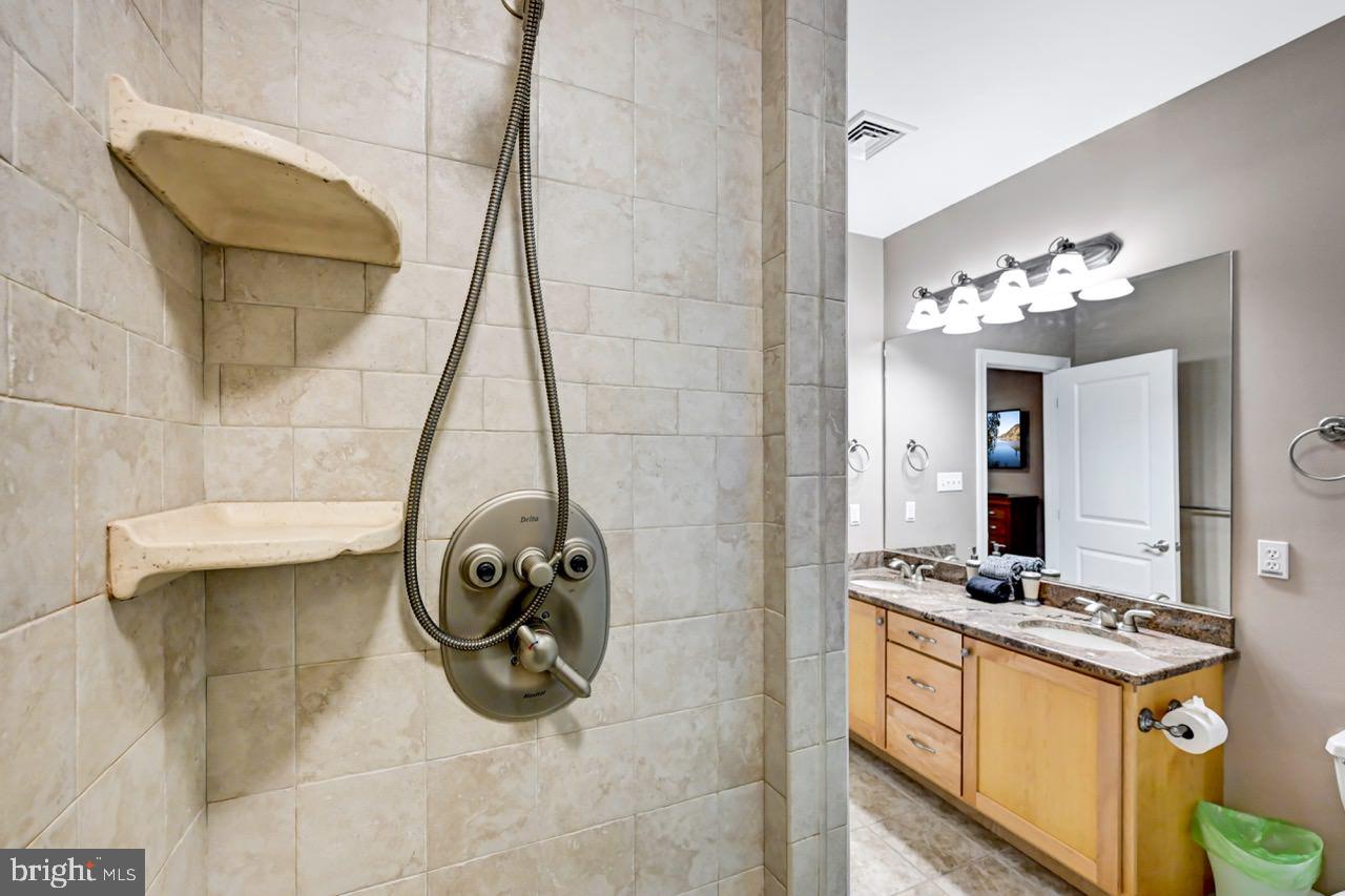 LAURELWOODS II - Residential