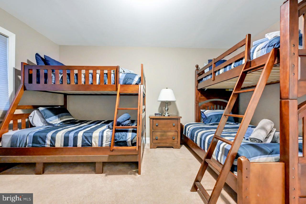 LAURELWOODS II - Residential