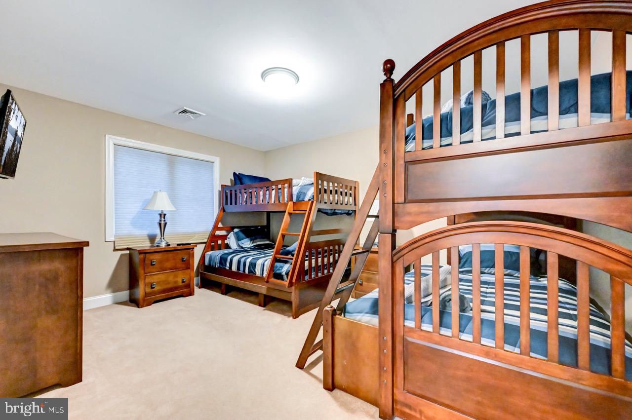 LAURELWOODS II - Residential