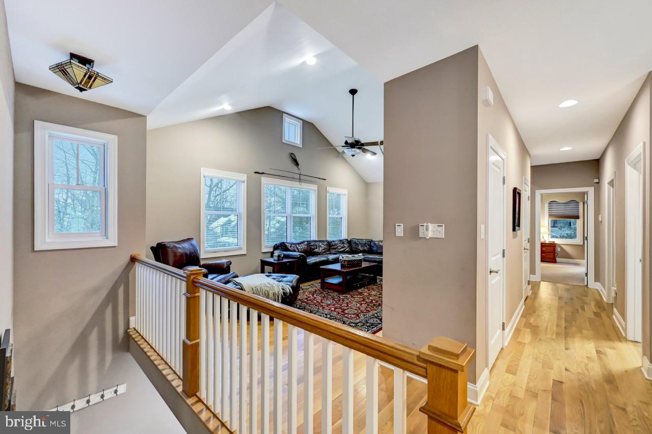 LAURELWOODS II - Residential