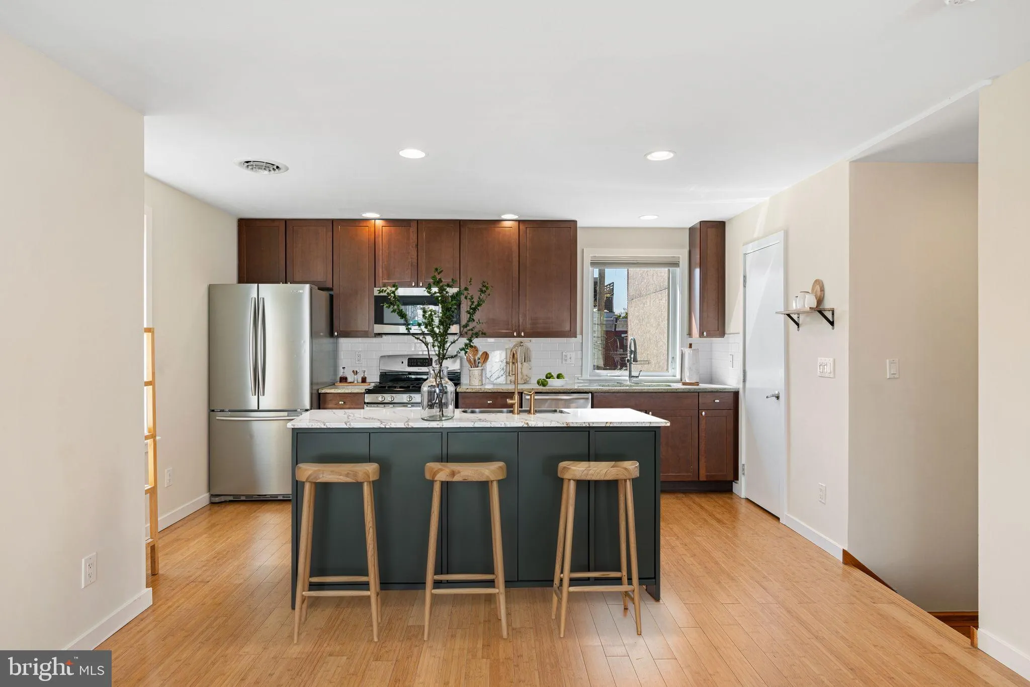 Philadelphia, Pennsylvania 19130, United States, 2 Bedrooms Bedrooms, ,3 BathroomsBathrooms,Residential,Active,211706