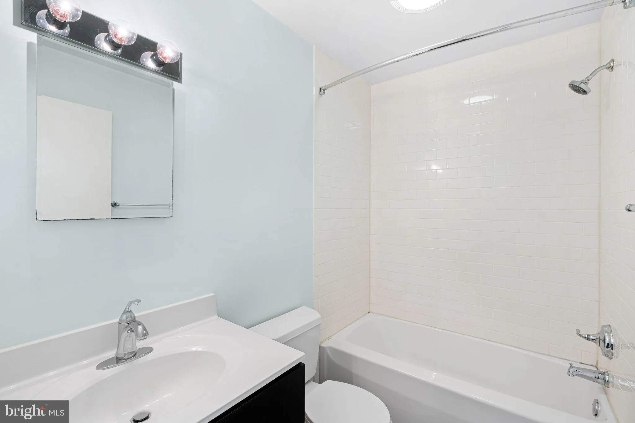 Philadelphia, Pennsylvania 19130, United States, 2 Bedrooms Bedrooms, ,3 BathroomsBathrooms,Residential,Active,211706