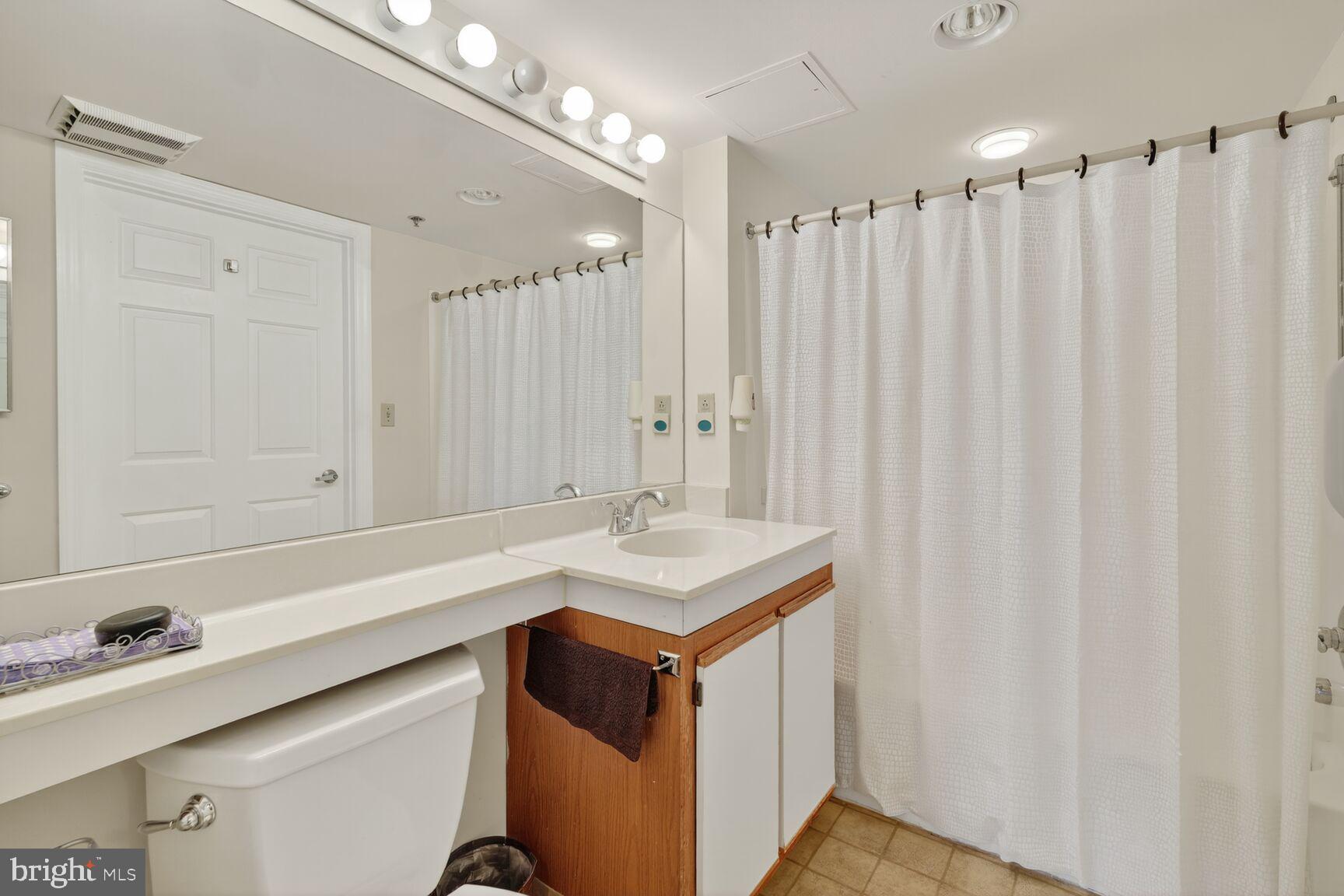 THE JEFFERSON - SUNRISE SENIOR LIVING - Residential