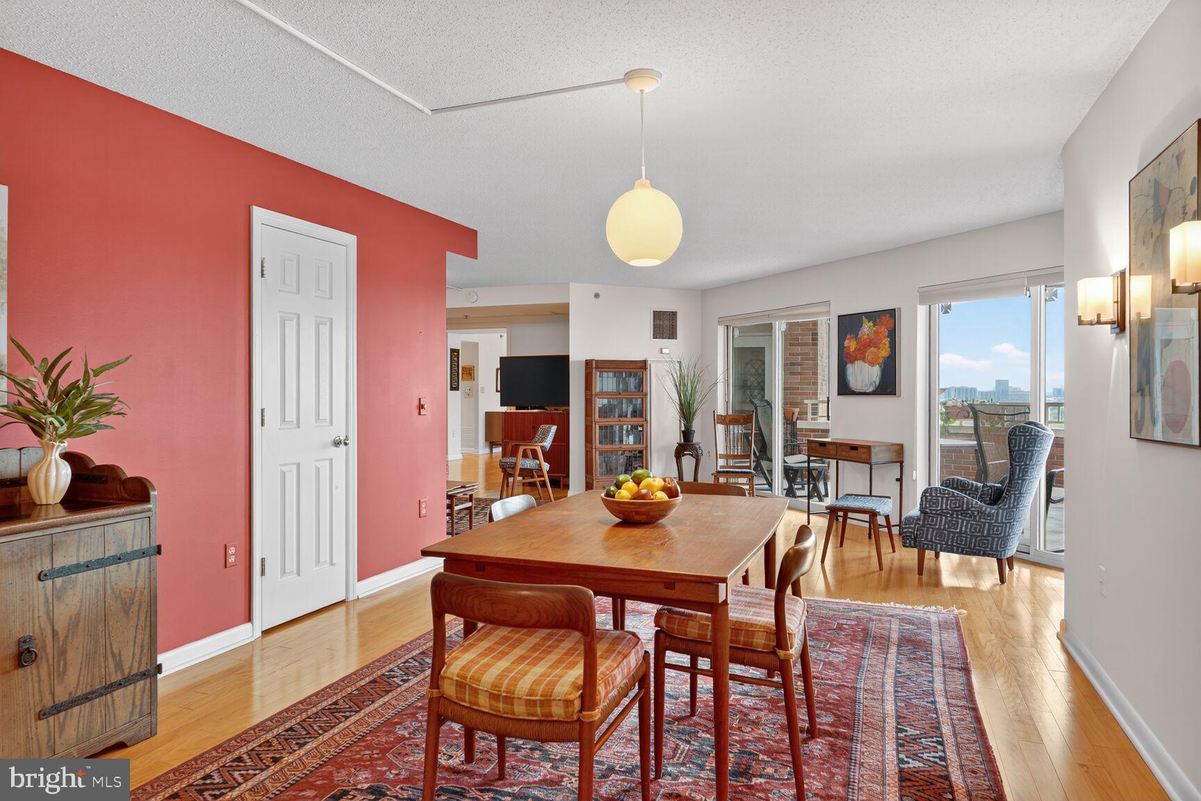 THE JEFFERSON - SUNRISE SENIOR LIVING - Residential