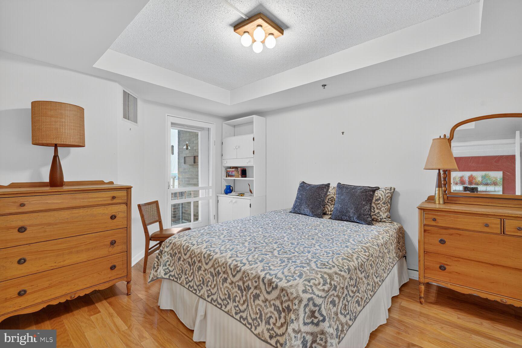 THE JEFFERSON - SUNRISE SENIOR LIVING - Residential