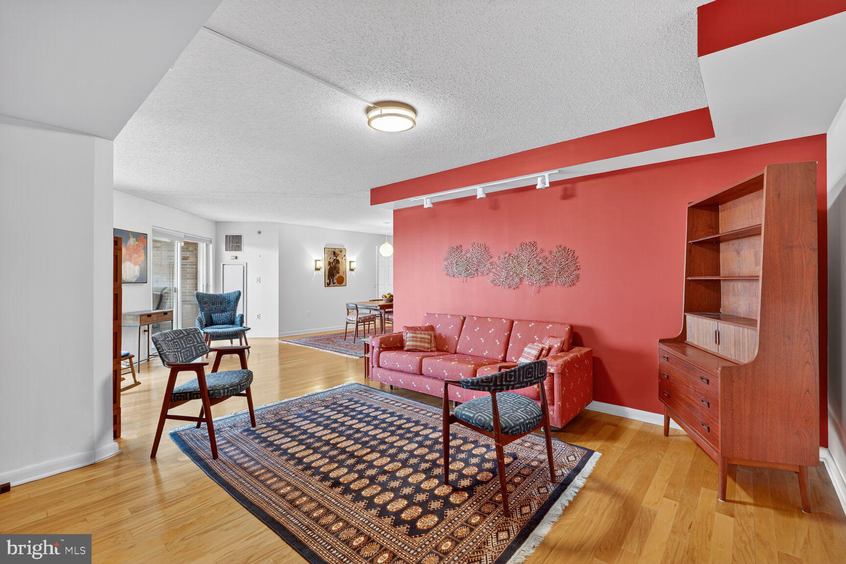 THE JEFFERSON - SUNRISE SENIOR LIVING - Residential