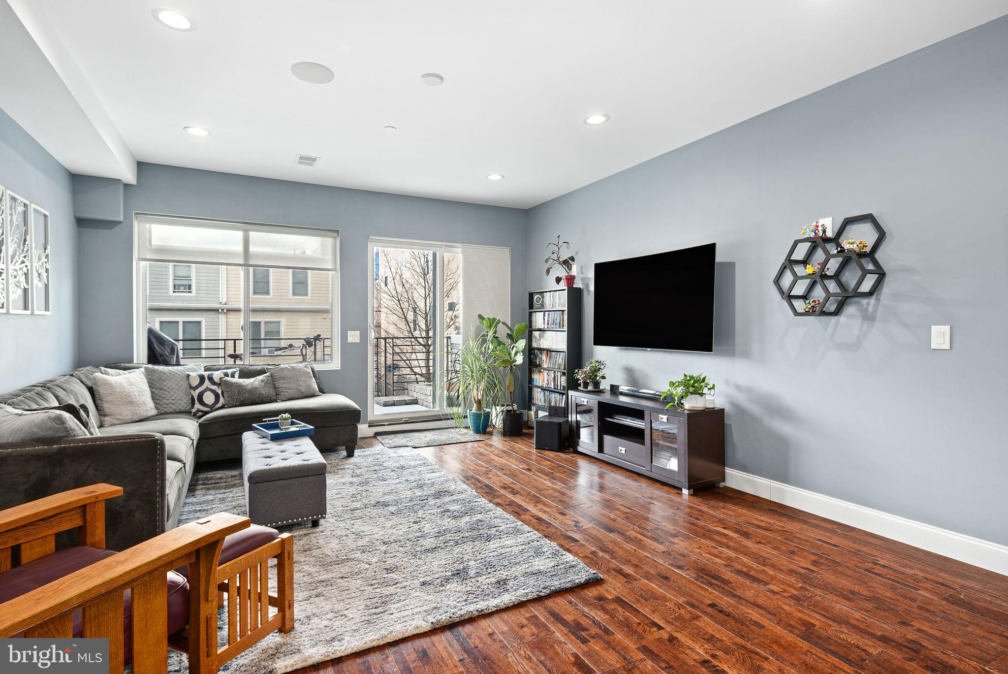 1516 CAMBRIDGE STREET UNIT 2