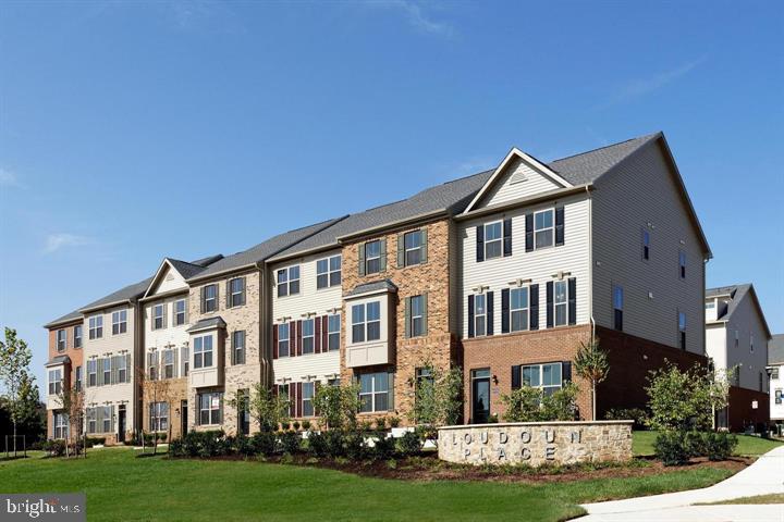 LOUDOUN PLACE - Residential Lease