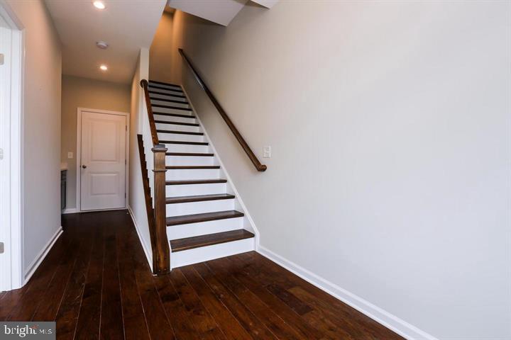 LOUDOUN PLACE - Residential Lease