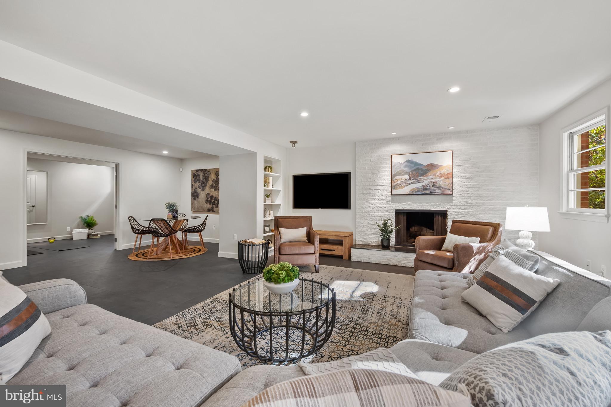 ROLLINGWOOD - Residential