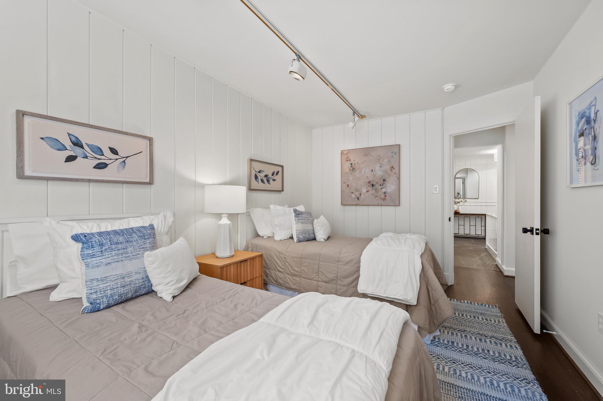 ROLLINGWOOD - Residential