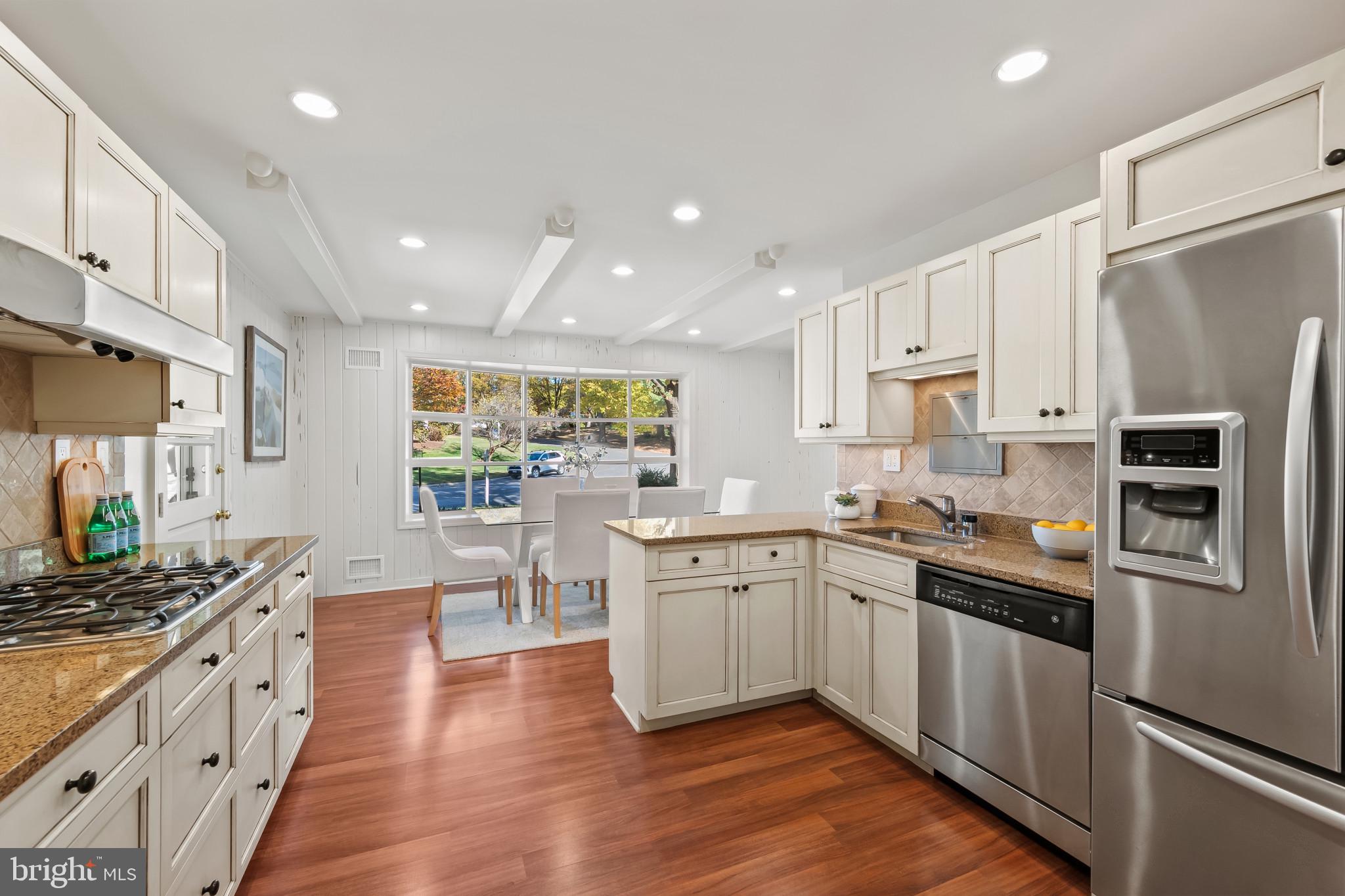 ROLLINGWOOD - Residential