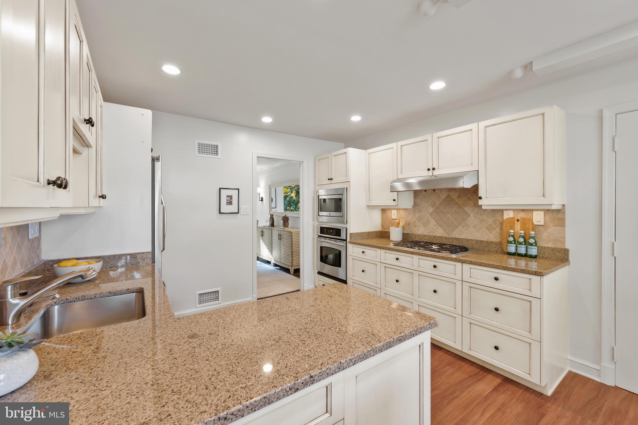 ROLLINGWOOD - Residential