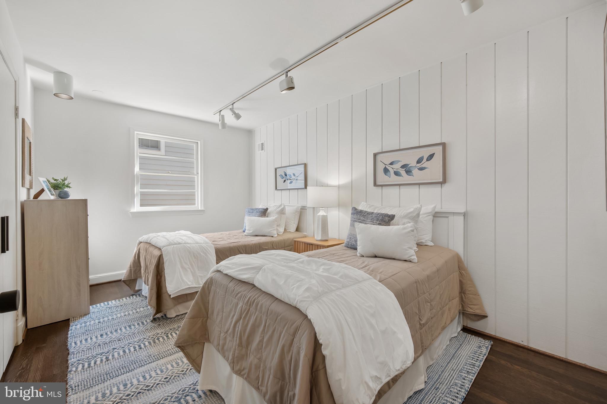 ROLLINGWOOD - Residential