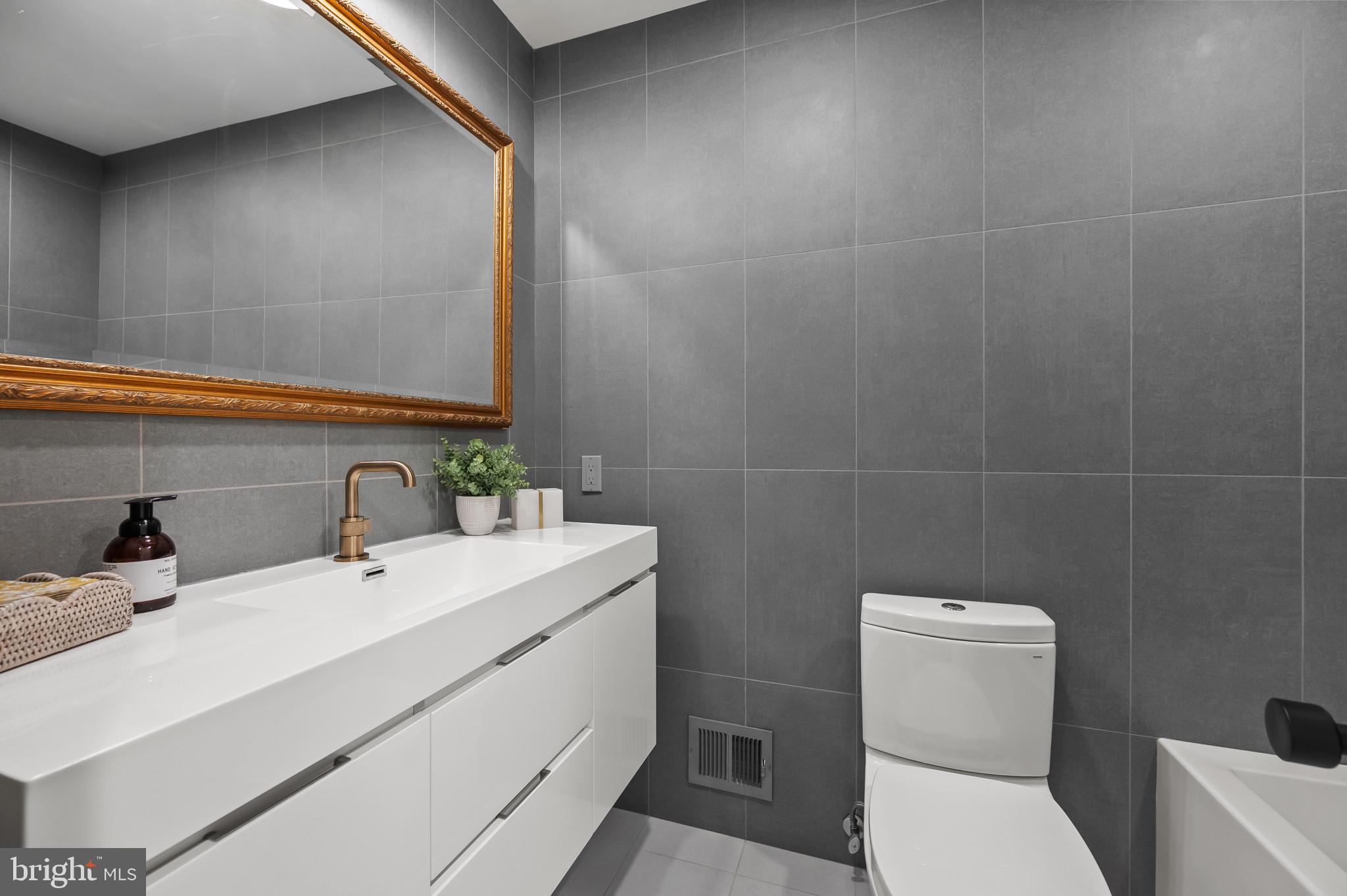 ROLLINGWOOD - Residential