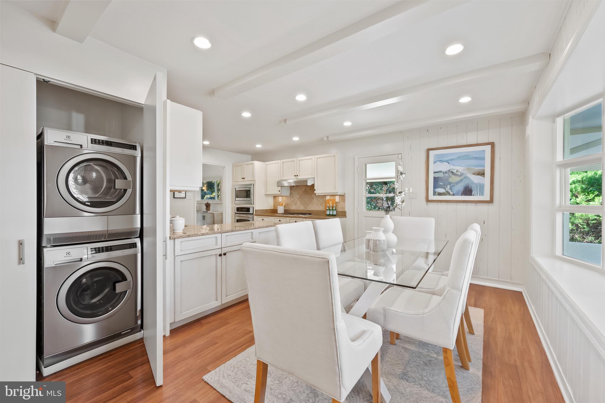 ROLLINGWOOD - Residential