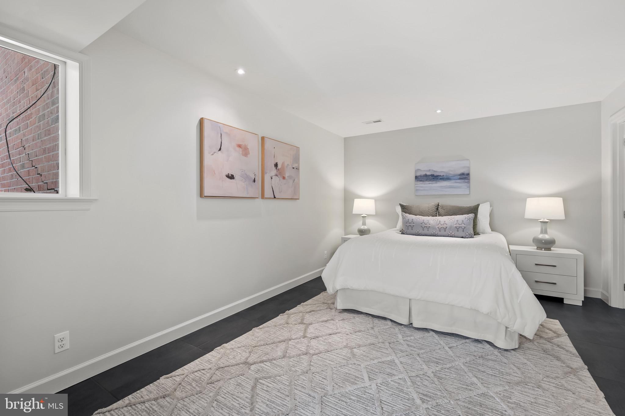 ROLLINGWOOD - Residential