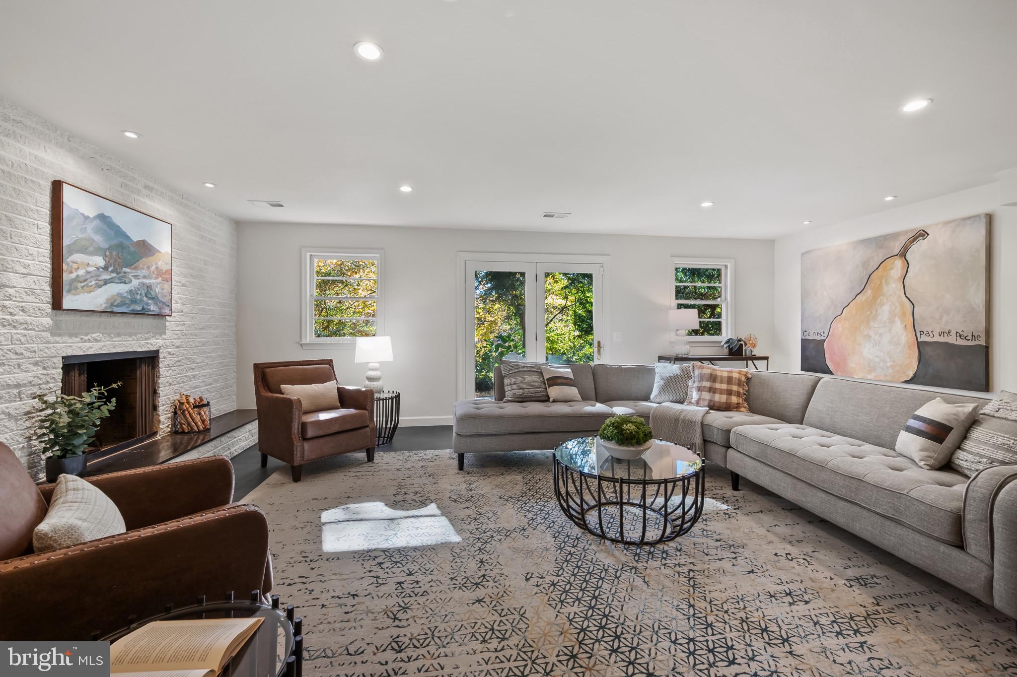 ROLLINGWOOD - Residential