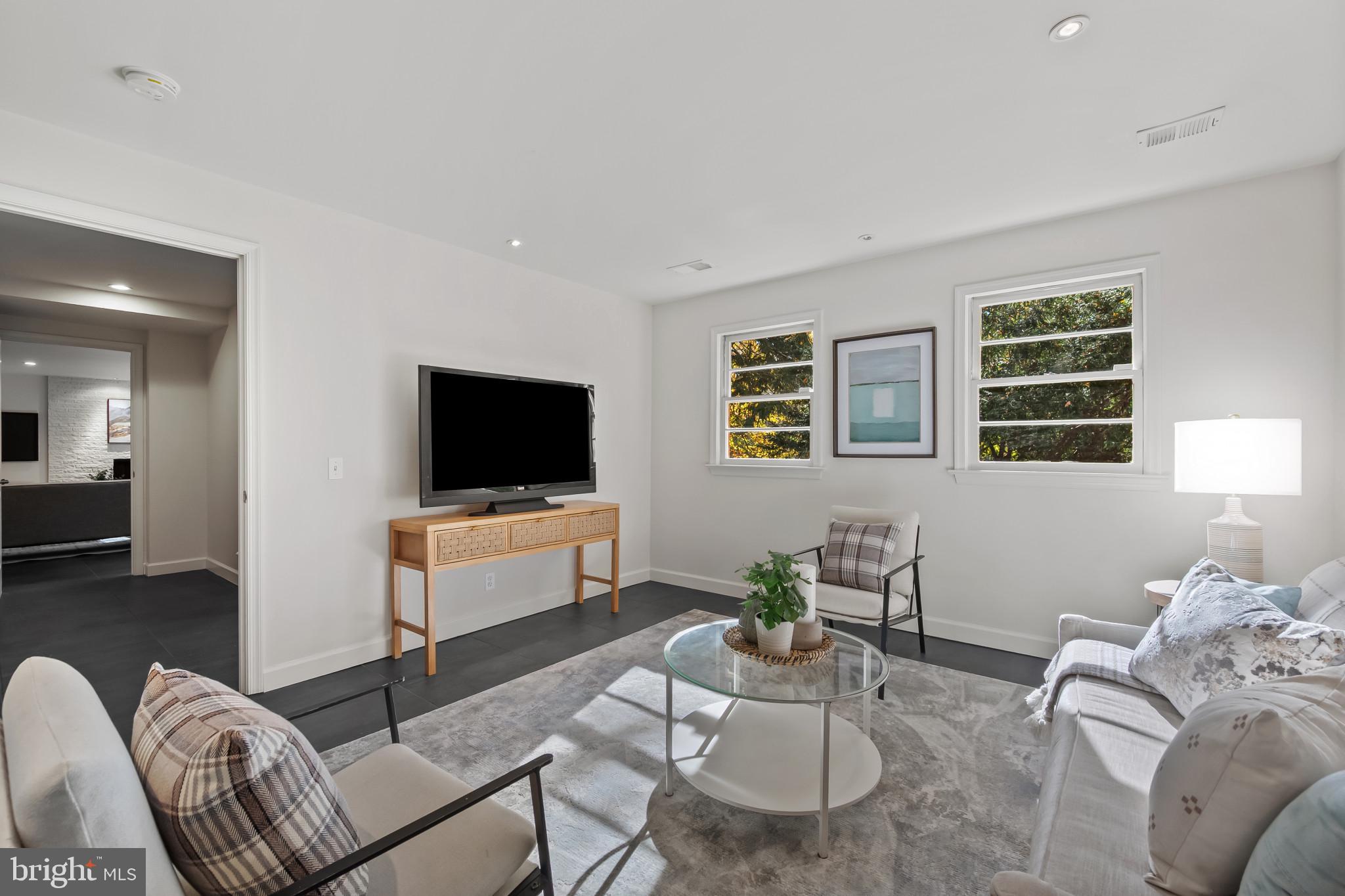 ROLLINGWOOD - Residential