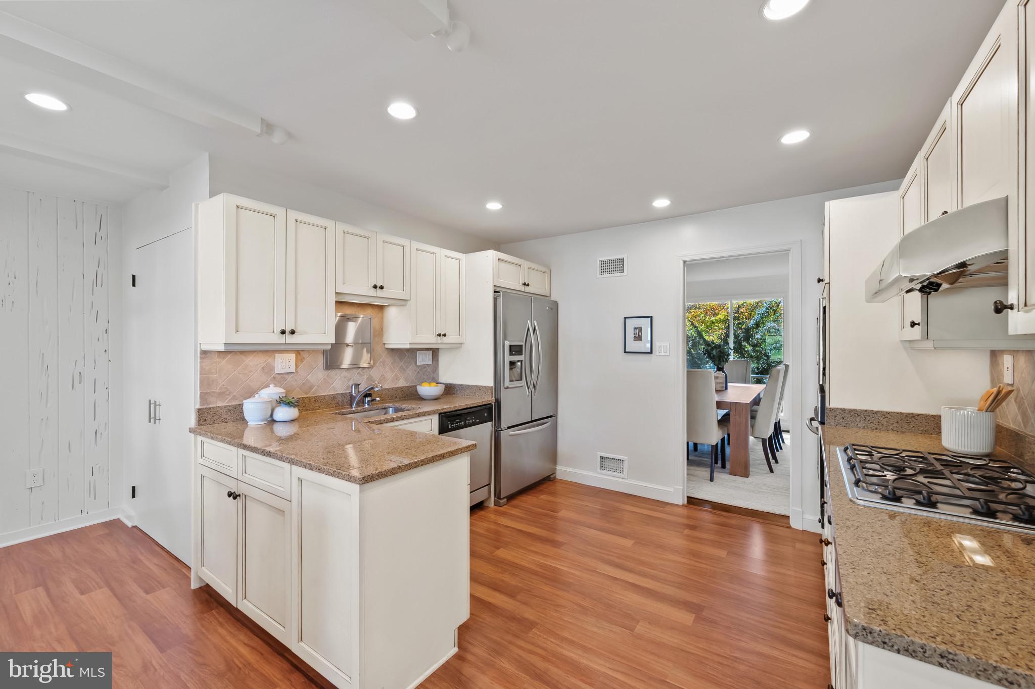 ROLLINGWOOD - Residential