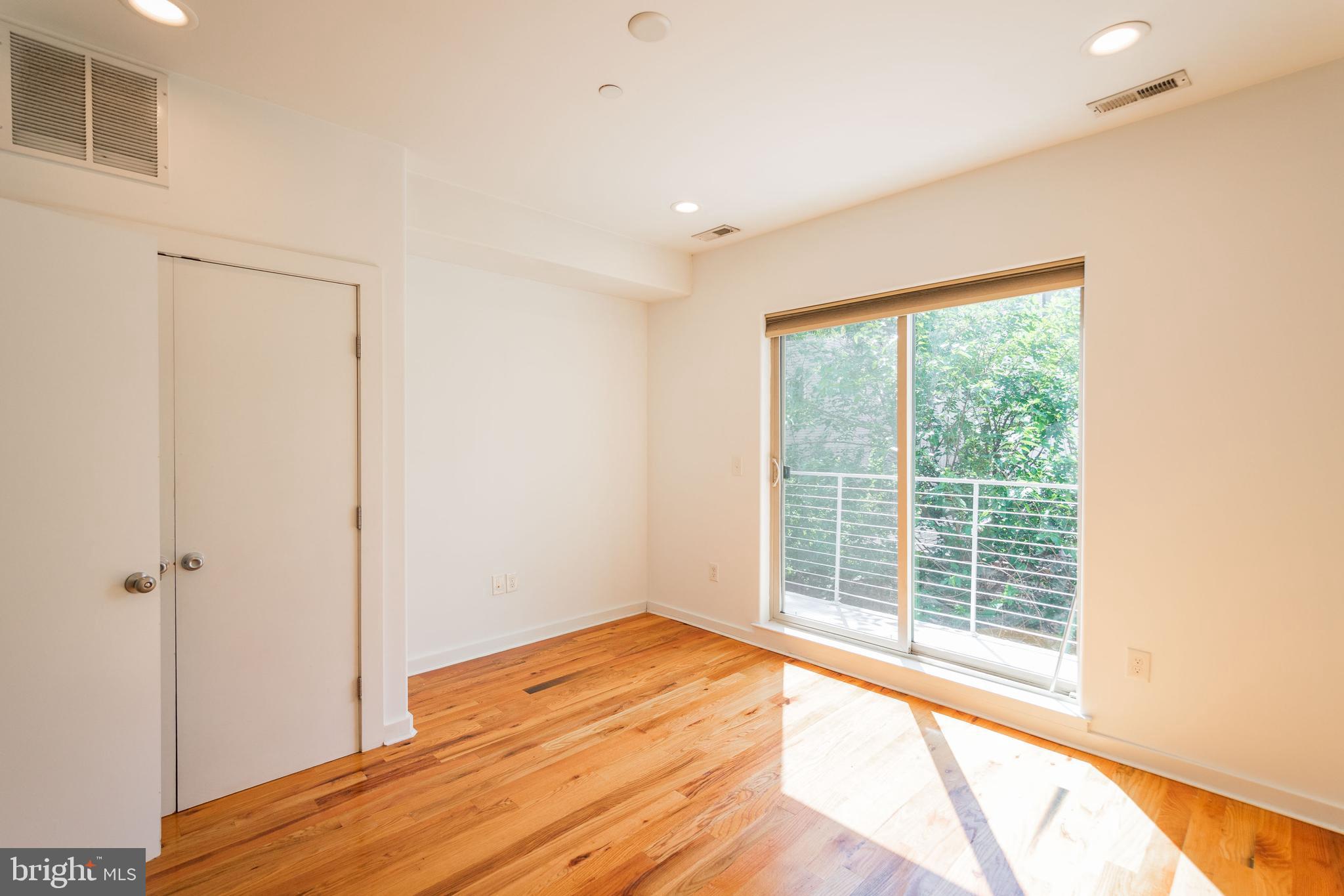 LUDLOW - Residential Lease