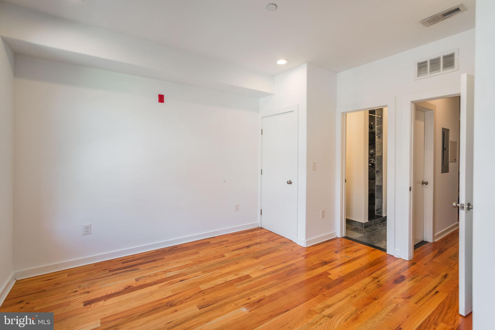 LUDLOW - Residential Lease