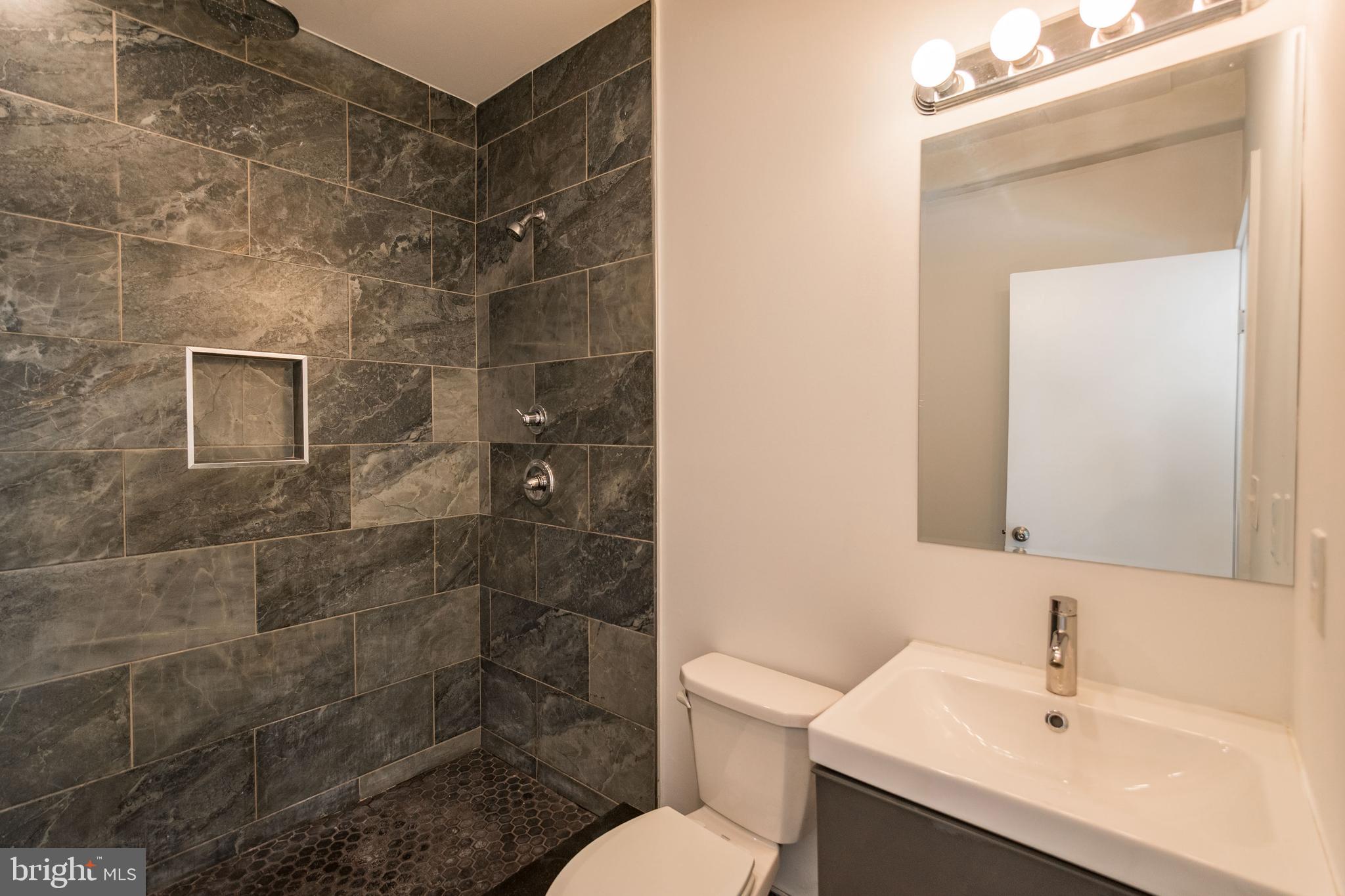 LUDLOW - Residential Lease