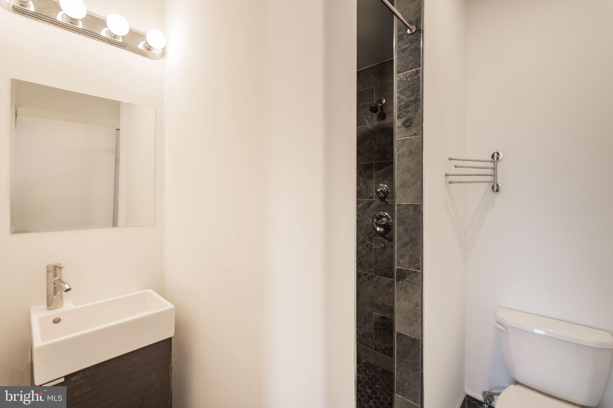 LUDLOW - Residential Lease