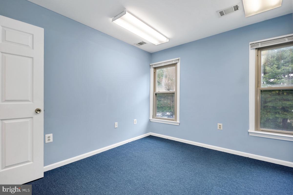 FRANKLIN PARK - Commercial Sale